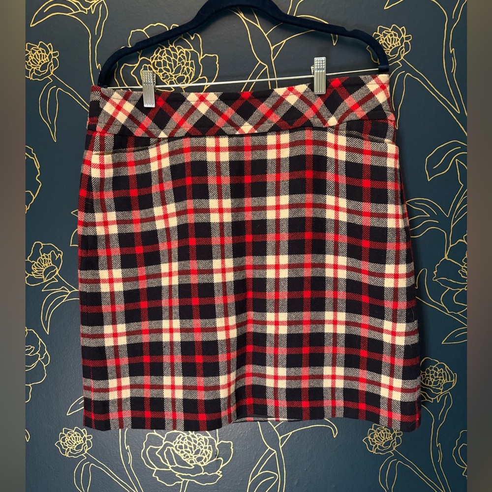TALBOTS wool PLAID mini SIZE 12 Red & navy cozy skirt